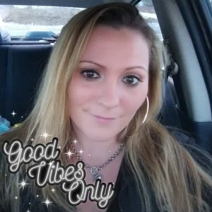 Meet your Posher, Cassandra